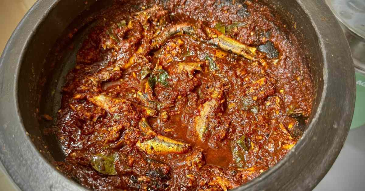 Chuttaracha mathi curry recipe