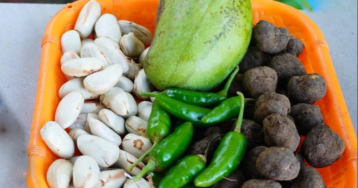 Special Mango Ozhichu Curry Recipe