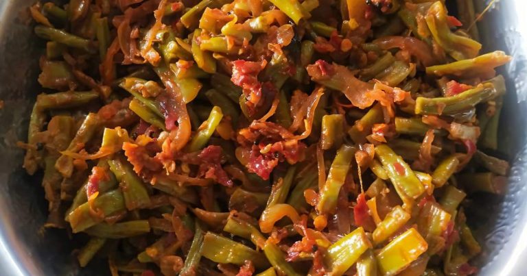Payar Mezhukuvaratti Recipe